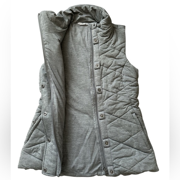 ATHLETA Women's Quilted Gray Vest size XXS - Picture 5 of 6